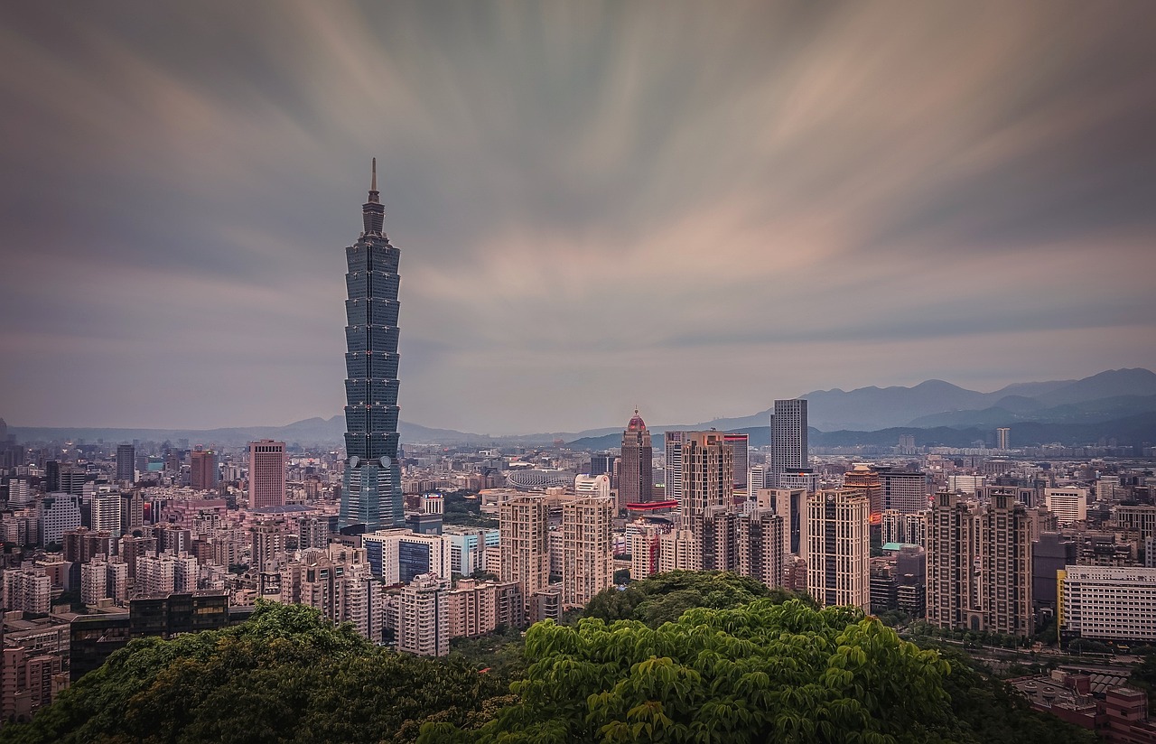 香港繁荣都市的新动态与发展，最新消息新闻报道汇总